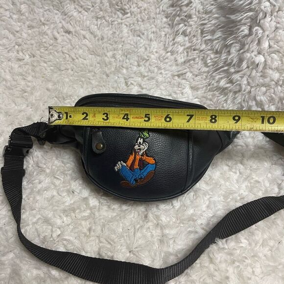 Vintage 90's Disney World  Logo Embroidered Fanny Pack Belt Bag Goofy Logo - Picture 6 of 8